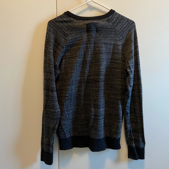American Eagle v-neck sweater - Picture 3 of 3